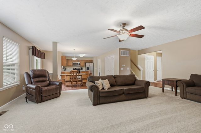 11809 Holbrook Close, Fishers, IN 46037