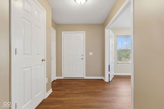 11809 Holbrook Close, Fishers, IN 46037