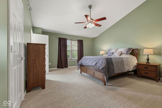 11809 Holbrook Close, Fishers, IN 46037