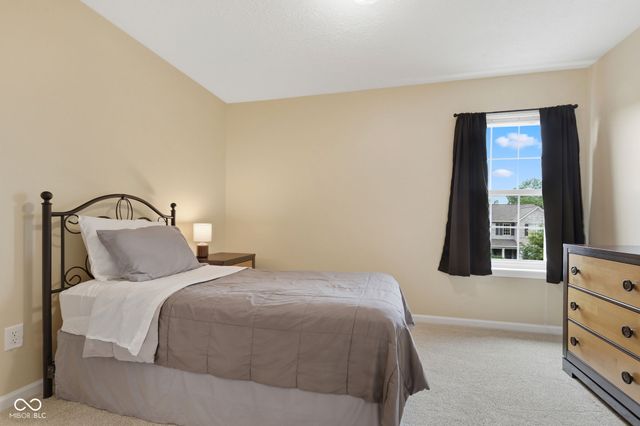 11809 Holbrook Close, Fishers, IN 46037