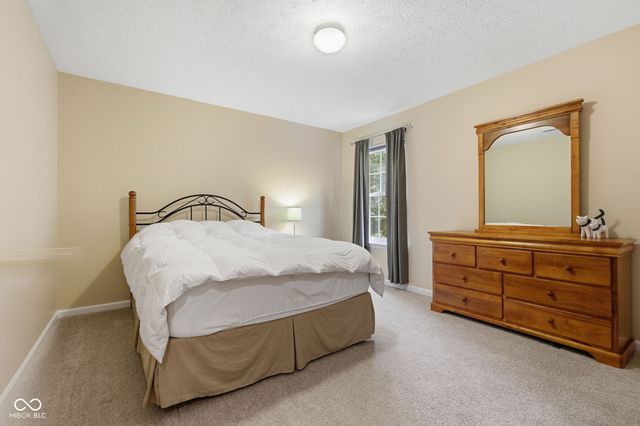 11809 Holbrook Close, Fishers, IN 46037