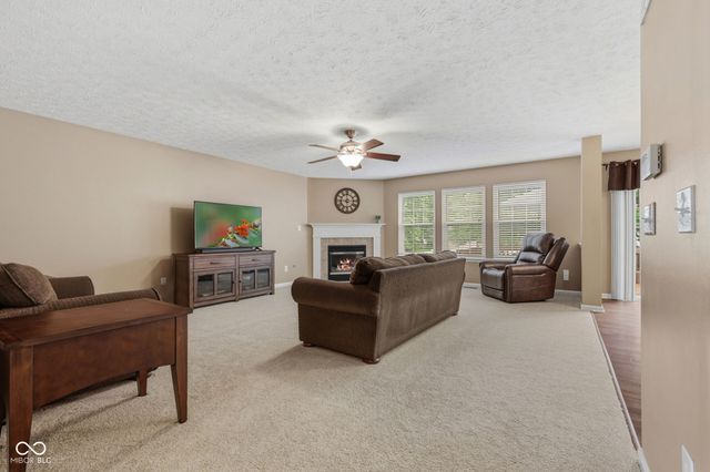 11809 Holbrook Close, Fishers, IN 46037