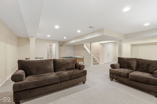 11809 Holbrook Close, Fishers, IN 46037