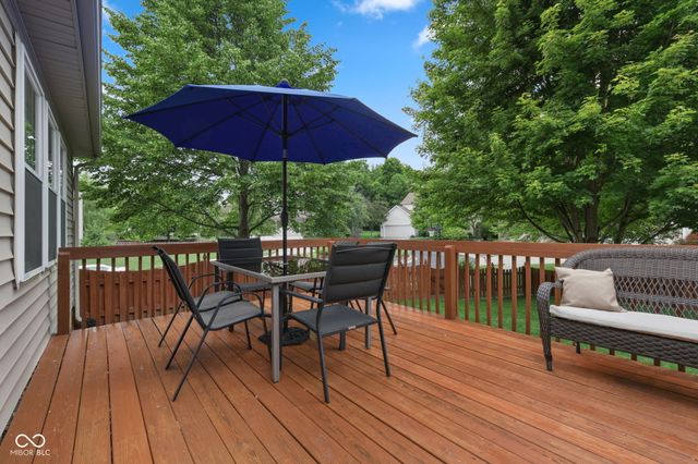 11809 Holbrook Close, Fishers, IN 46037