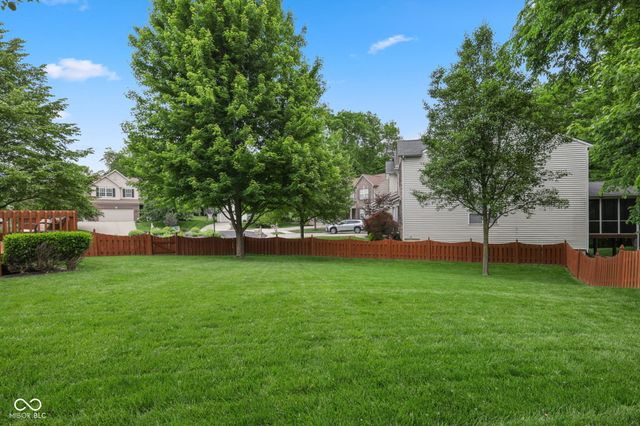 11809 Holbrook Close, Fishers, IN 46037