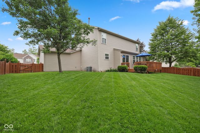 11809 Holbrook Close, Fishers, IN 46037