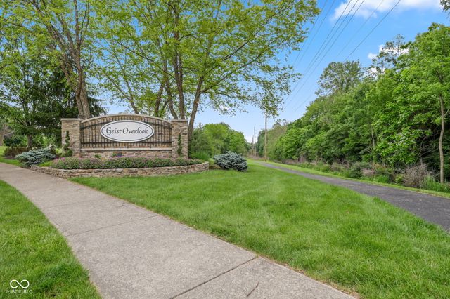 11809 Holbrook Close, Fishers, IN 46037