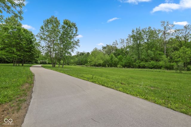11809 Holbrook Close, Fishers, IN 46037