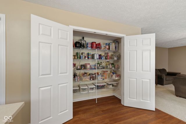 11809 Holbrook Close, Fishers, IN 46037