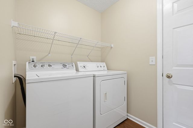 11809 Holbrook Close, Fishers, IN 46037