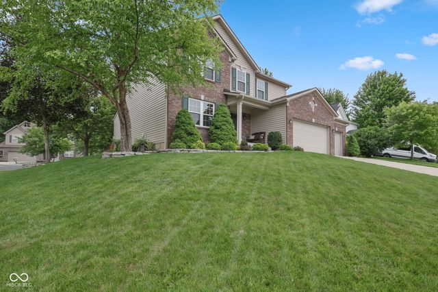 11809 Holbrook Close, Fishers, IN 46037