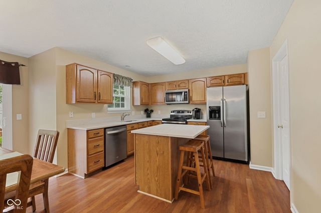 11809 Holbrook Close, Fishers, IN 46037