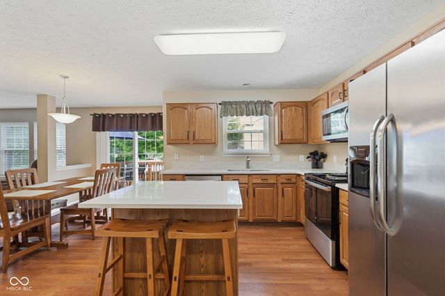 11809 Holbrook Close, Fishers, IN 46037
