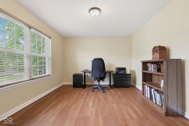 11809 Holbrook Close, Fishers, IN 46037