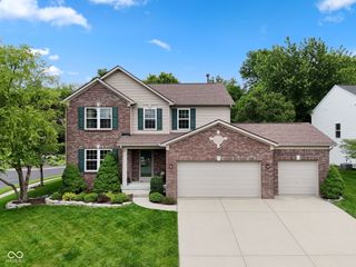 11809 Holbrook Close, Fishers, IN 46037