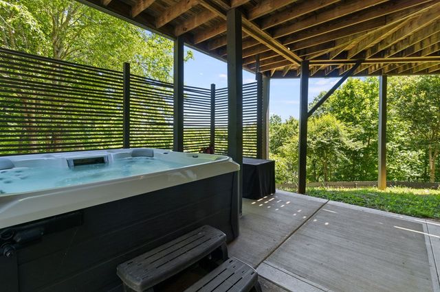 122 Zane Drive, Ellijay, GA 30540