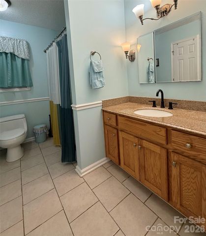 1021 Courtney Cove Court, Gastonia, NC 28052