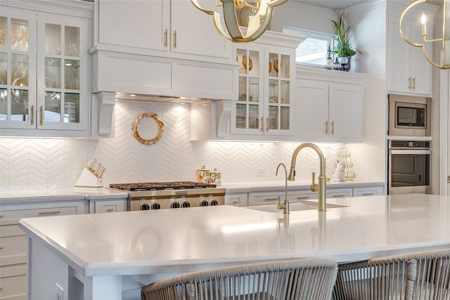 13912 Walsh Avenue, Fort Worth, TX 76008