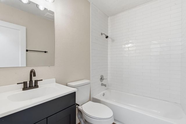 2514 N Campbell Avenue, Springfield, MO 65803