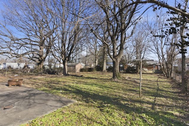 2514 N Campbell Avenue, Springfield, MO 65803