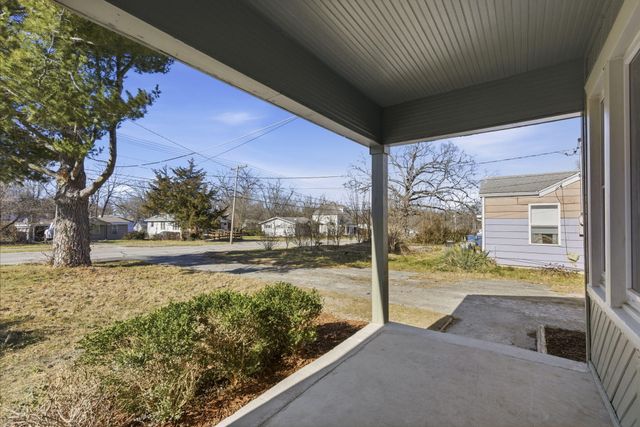 2514 N Campbell Avenue, Springfield, MO 65803