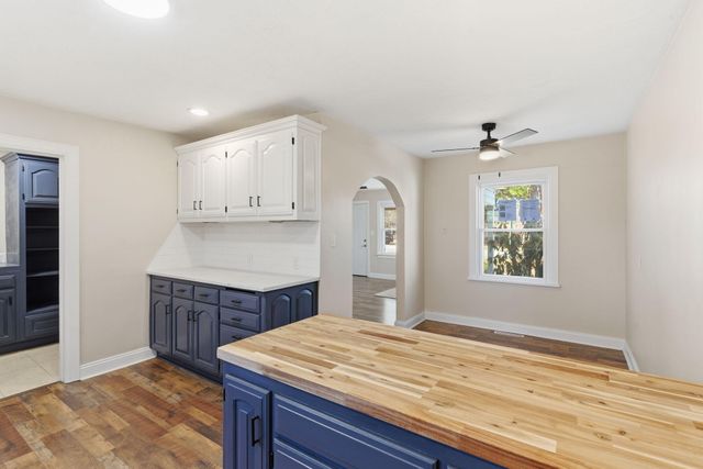 2514 N Campbell Avenue, Springfield, MO 65803