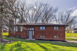 395 Crescent Dr, Canton Twp, PA 15301
