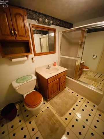 115 County Road 73, Fremont, OH 43420