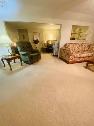 115 County Road 73, Fremont, OH 43420