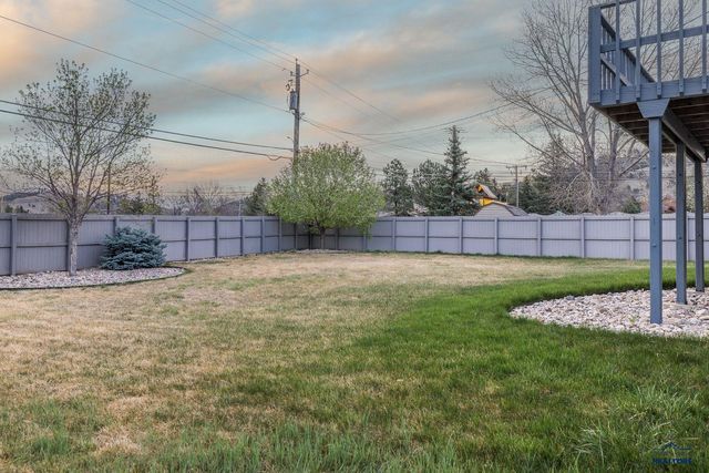 3010 COUNTRY CLUB CT, Rapid City, SD 57702