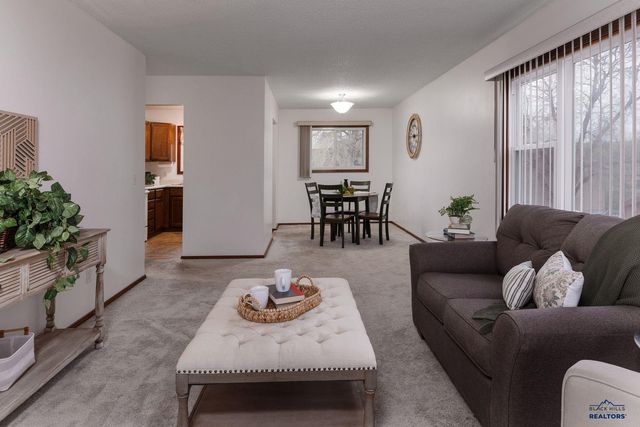 3010 COUNTRY CLUB CT, Rapid City, SD 57702