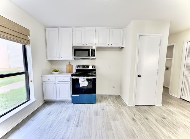 1508 Grantbrook Lane, Dallas, TX 75228