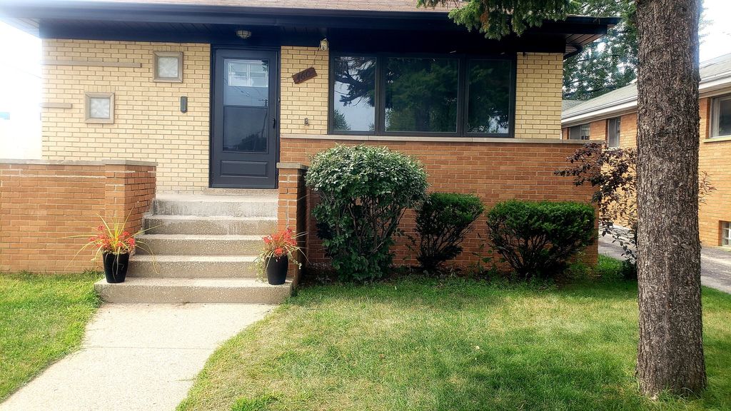 460 Crandon Avenue, Calumet City, IL 60409