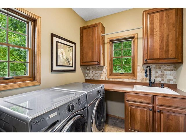 18464 Farmstead Circle, Eden Prairie, MN 55347