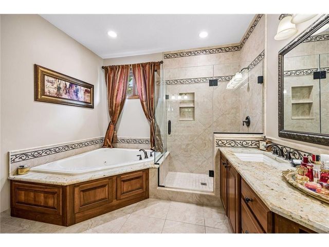 18464 Farmstead Circle, Eden Prairie, MN 55347