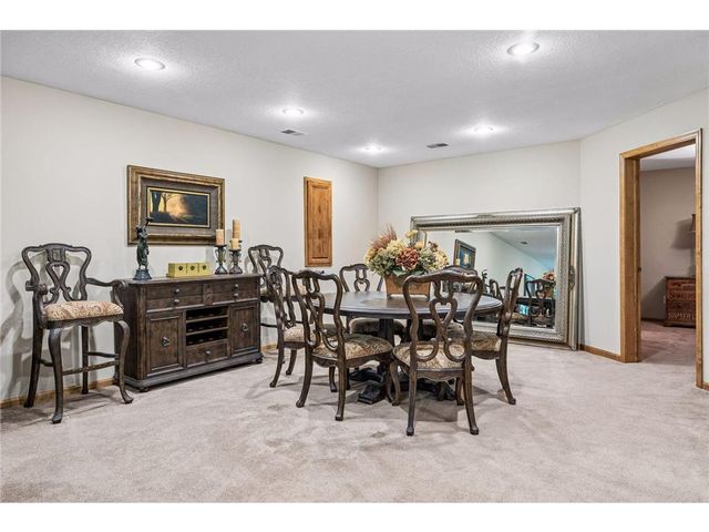 18464 Farmstead Circle, Eden Prairie, MN 55347