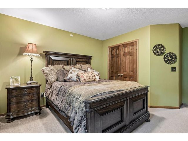 18464 Farmstead Circle, Eden Prairie, MN 55347