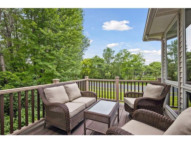 18464 Farmstead Circle, Eden Prairie, MN 55347