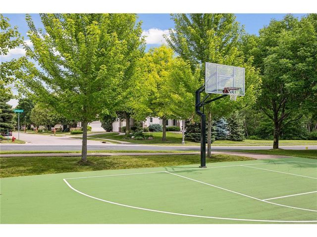 18464 Farmstead Circle, Eden Prairie, MN 55347