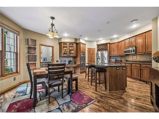 18464 Farmstead Circle, Eden Prairie, MN 55347