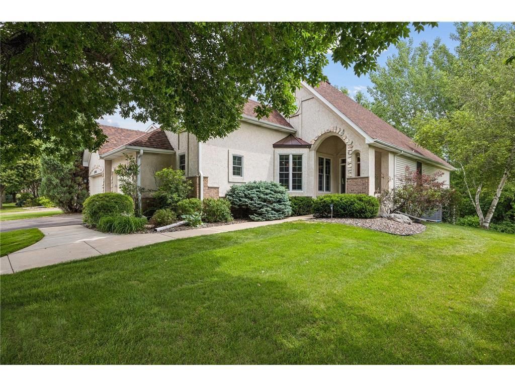 18464 Farmstead Circle, Eden Prairie, MN 55347