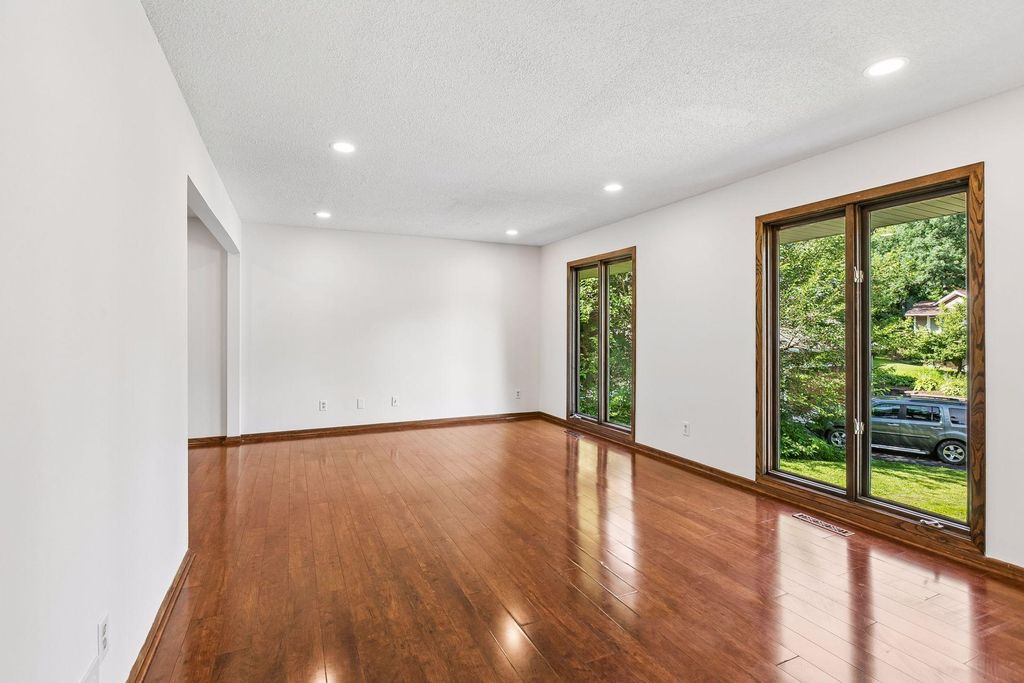 761 Torchwood Court, New Brighton, MN 55112 — photo 3