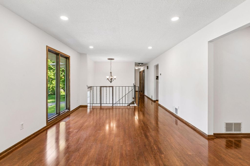 761 Torchwood Court, New Brighton, MN 55112 — photo 5