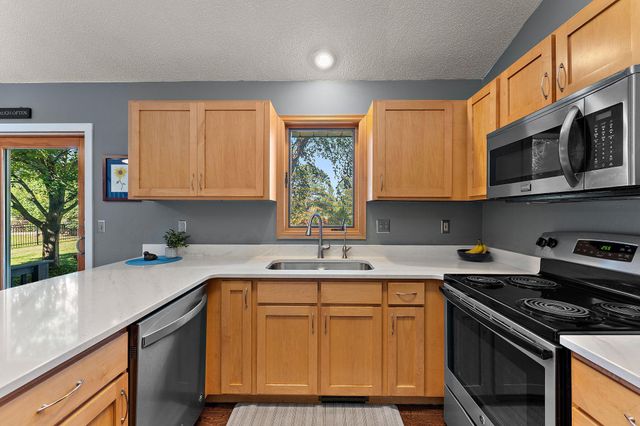 9056 Sequoia Road, Woodbury, MN 55125