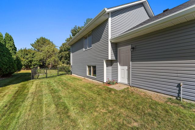 9056 Sequoia Road, Woodbury, MN 55125