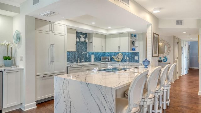 1100 BENJAMIN FRANKLIN DRIVE 604, Sarasota, FL 34236