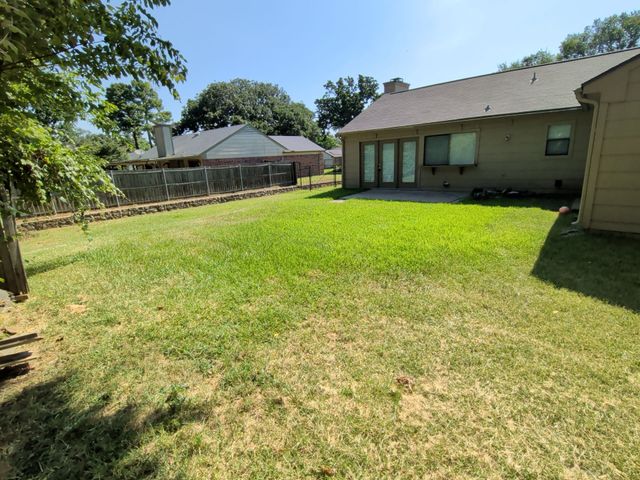1703 Chittam Drive, Euless, TX 76039