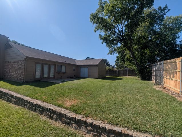 1703 Chittam Drive, Euless, TX 76039