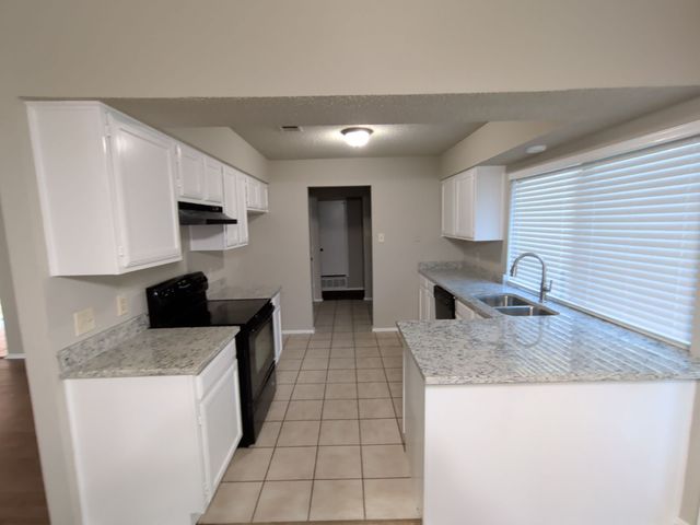1703 Chittam Drive, Euless, TX 76039
