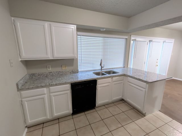 1703 Chittam Drive, Euless, TX 76039
